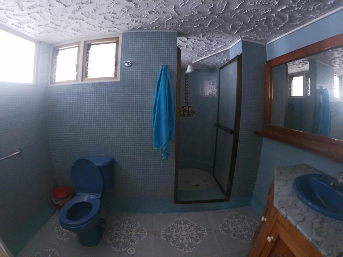 Le VI Hostal Medellín Buitenkant foto